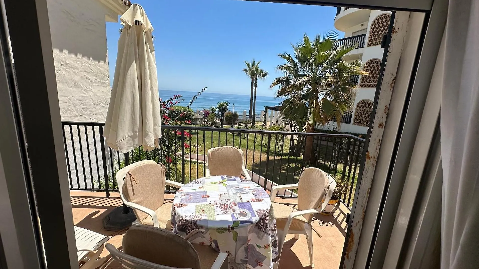 Apartment Sun Of Andalucia In First Beach Line With View On Africa Sitio de Calahonda 0*,  España